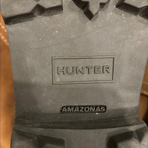 Hunter Tan and Cream Boots sz 8 - Picture 11 of 14